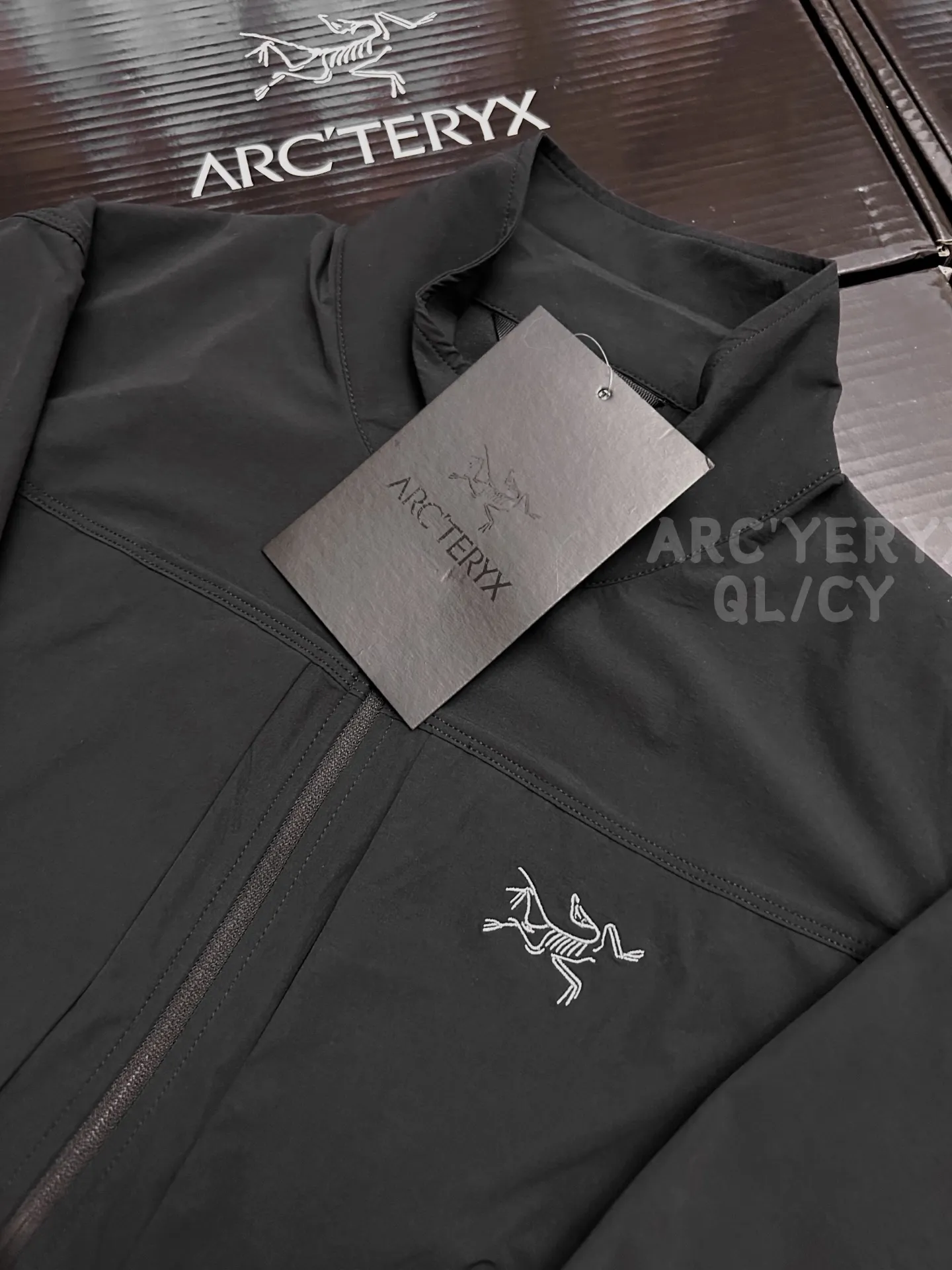 D 20 Arcteryx GAMMA LIGHTWEIGHT JACKET mx ！ ，UPF 50 ％ Breathable ！ ！ MX ！ ARCTERYX Gamma Lightweight Hoody New Arrival ， ， 。 ， 。 Gamma Light Weight 。 Fortius TM 1.0 ， 、 、 .Breathable。Storm Hood ， 。 Gamma Light Weight Gamma Series ， ， ，UPF 50 ％ Breathable， 。 ： Black